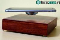 Ảnh Bộ sạc khiến điện thoại bay lơ lửng trên không