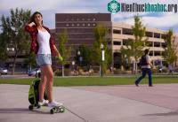 Ảnh Movpak: Ba lô kết hợp ván trượt skateboard, pin di động, tích hợp bluetooth