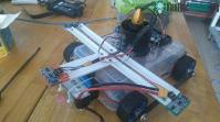 Ảnh Lau kính cao ốc an toàn hơn nhờ robot thông minh