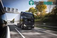 Ảnh Xe tải tự lái chạy trên xa lộ Đức