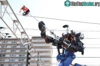 Ảnh Nhật Bản chế tạo robot xây dựng khổng lồ điều khiển bằng thực tế ảo