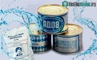 Ảnh Người Nga dùng nước đóng hộp: Thứ nước kỳ lạ này sẽ có mùi vị gì?