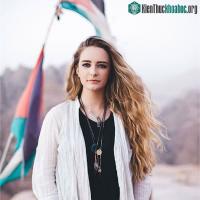 Ảnh Cô gái sống sót kỳ diệu khi bị sét đánh nhờ đôi dép cao su đế dày