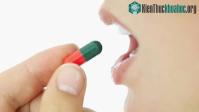 Ảnh Lý do khiến chúng ta nên nằm nghiêng bên phải khi uống thuốc