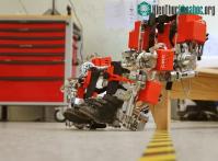 Ảnh Áo giáp robot - Món quà đặc biệt hỗ trợ trẻ bị bại liệt
