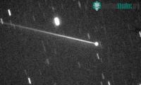 Ảnh Tàu vũ trụ của NASA đâm tiểu hành tinh làm văng 10 triệu kg vật chất