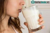 Ảnh Uống sữa liệu có gây ra mụn không?