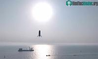Ảnh Trung Quốc làm thử nghiệm thành công rocket hạ cánh thẳng trên biển