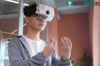 Ảnh Mắt kính hỗ trợ người khiếm thính cậu học sinh của trường chuyên Lê Hồng Phong