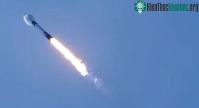 Ảnh Hàng trăm vệ tinh internet của SpaceX liên tục bị đốt cháy trong không gian