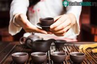 Ảnh Có thể bạn không tin, uống trà nóng giúp giải nhiệt không kém trà đá