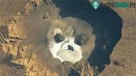Ảnh NASA cho công bố hình ảnh "đầu lâu khổng lồ" phát sáng giữa Sahara