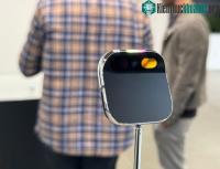 Ảnh Cựu nhân viên thiết kế Apple trình làng thiết bị AI: Một chiếc pin cài áo với tham vọng lật đổ thế giới smartphone