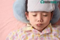 Ảnh Trẻ em bị viêm phế quản có sốt không?