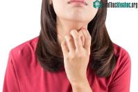 Ảnh Ngứa họng do dị ứng không khí lạnh, viêm mũi: Làm thế nào để giảm nhẹ?