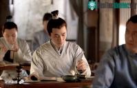 Ảnh "Tú tài" thời xưa tương đương với trình độ học vấn nào tại thời hiện đại?