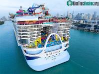Ảnh Du thuyền lớn gấp 5 lần tàu Titanic ra khơi, mang nhiều mối lo tiềm ẩn