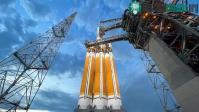 Ảnh Phóng tên lửa hạng nặng Delta IV sau sự cố rò rỉ khi Nitơ
