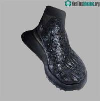 Ảnh Anh chế tạo thành công giày và ví da từ vi khuẩn