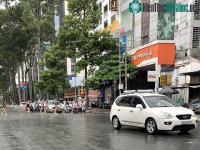 Ảnh TP HCM mưa như trút, nhiều quận xuất hiện mưa đá