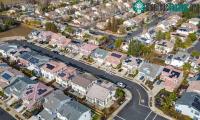 Ảnh Pin mặt trời khiến cho giá điện âm ở bang California