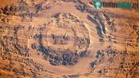 Ảnh Phát hiện con mắt chuyển động giữa Sahara do "sát thủ vũ trụ" để lại