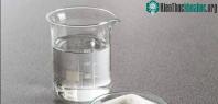 Ảnh 1g muối hòa tan với 1g nước, tại sao tổng khối lượng không phải là 2g?