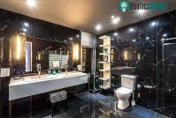 Ảnh Tại sao phải bật đèn nhà vệ sinh khi ngủ trong khách sạn?