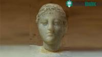 Ảnh Bí ẩn bức tượng bằng đá trắng đội vương miện được xem là nữ hoàng Cleopatra
