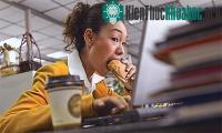 Ảnh Bàn làm việc bẩn hơn cả... bệ xí