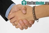 Ảnh Cái bắt tay tiết lộ mức độ lão hóa