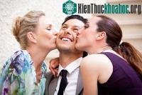 Ảnh Đàn ông giọng nói trầm lộ vẻ gian dối