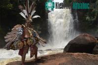 Ảnh Lạ lùng tộc người giống người Việt cổ trên đảo Borneo