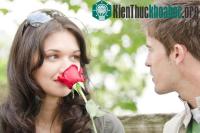 Ảnh Phụ nữ mãn kinh do nam giới ham gái trẻ