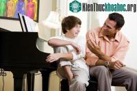 Ảnh Thiếu niên hạnh phúc sẽ có thu nhập cao