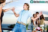 Ảnh Ghen tuông quá sẽ bị giảm thị lực