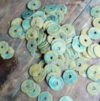 Ảnh Thừa Thiên - Huế: Phát hiện ba hũ tiền cổ