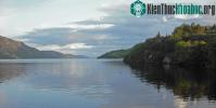 Ảnh Xác động vật dạt vào bờ Loch Ness, nghi là quái vật huyền thoại