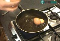 Ảnh Trứng gà nằm trong trứng gà