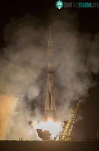 Ảnh Tàu vũ trụ Nga lên ISS mang theo đuốc Olympic