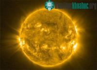 Ảnh Từ trường mặt trời sắp đảo cực