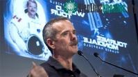 Ảnh Phi hành gia Chris Hadfield sắp giải nghệ