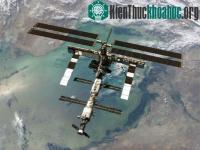 Ảnh Tăng quỹ đạo ISS để đón tàu Soyuz