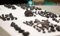 Ảnh Mỹ trưng bày mảnh vỡ thiên thạch Nga