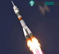 Ảnh Nga phóng tên lửa Soyuz mang 6 vệ tinh