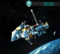 Ảnh Quay được cảnh vệ tinh của NASA đang rơi trong vũ trụ