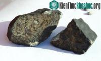 Ảnh Thiên thạch đâm xuyên nóc nhà