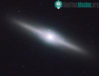Ảnh Hố đen thoát khỏi sự hủy diệt thiên hà