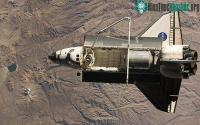 Ảnh NASA “đại hạ giá” tàu con thoi Discovery