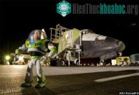 Ảnh “Phi hành gia” Buzz Lightyear ở trong không gian lâu nhất